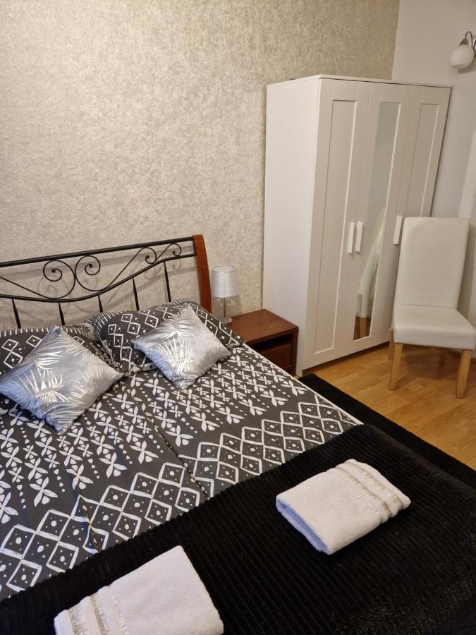 Zajazd Lesny Tuszyn Exterior foto