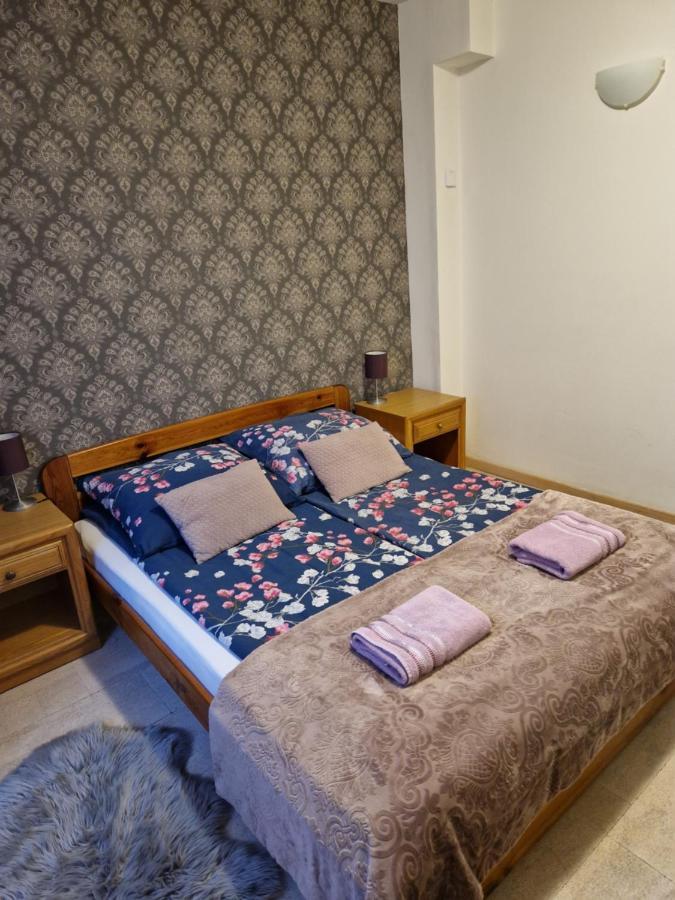 Zajazd Lesny Tuszyn Exterior foto